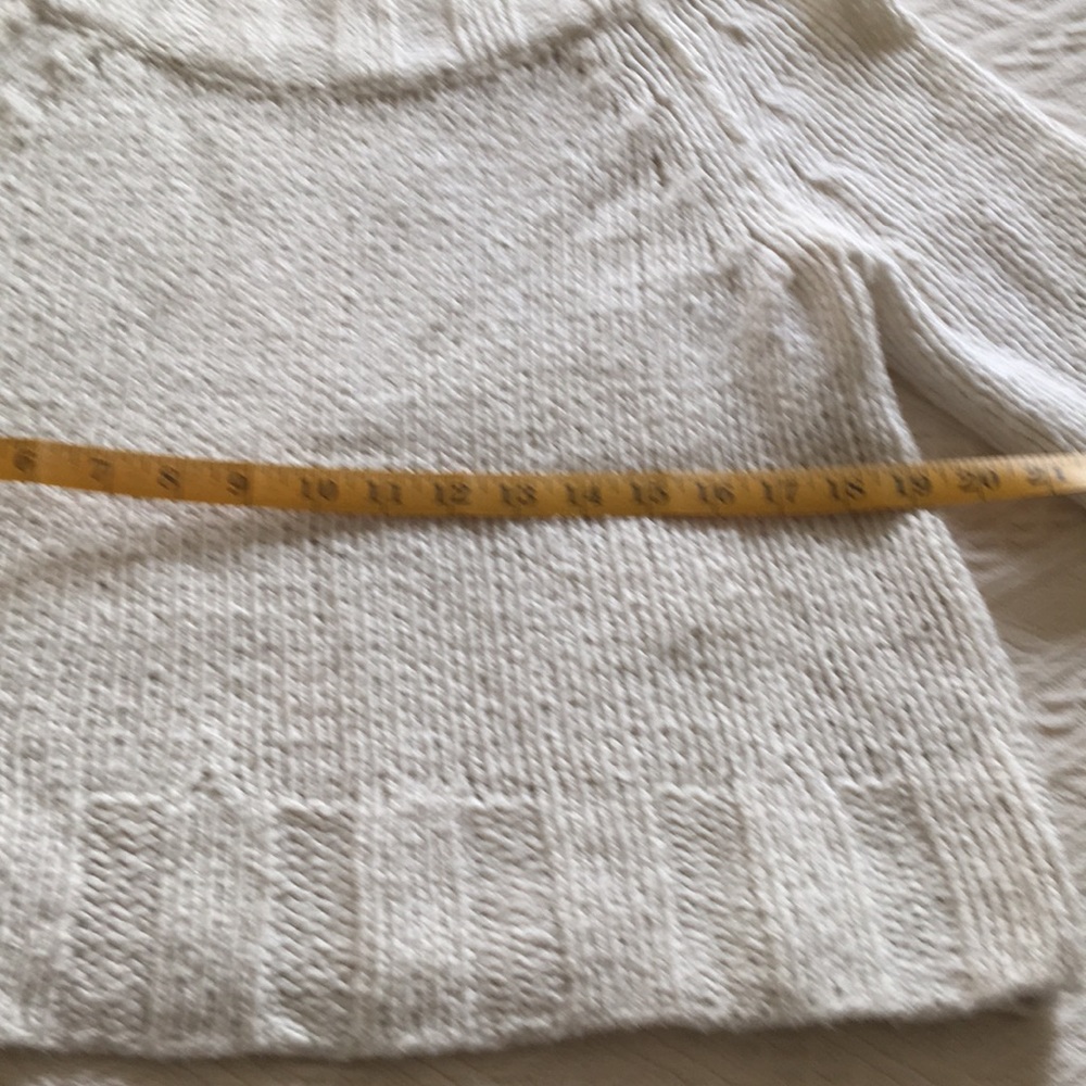 White Pullover - image 5